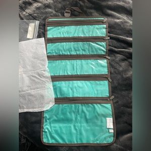 Thirty-One Jewlery Holder